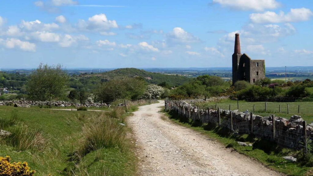 Minions Cornwall - trail and engine house