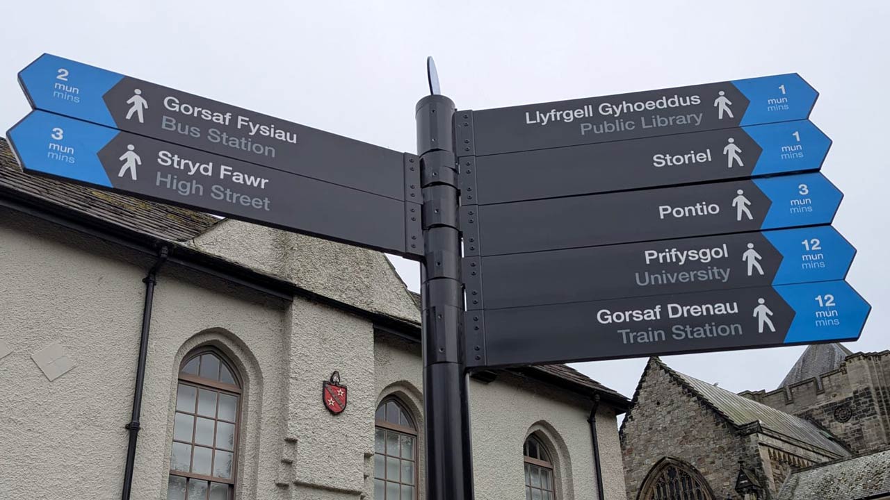 Bangor city fingerpost signage