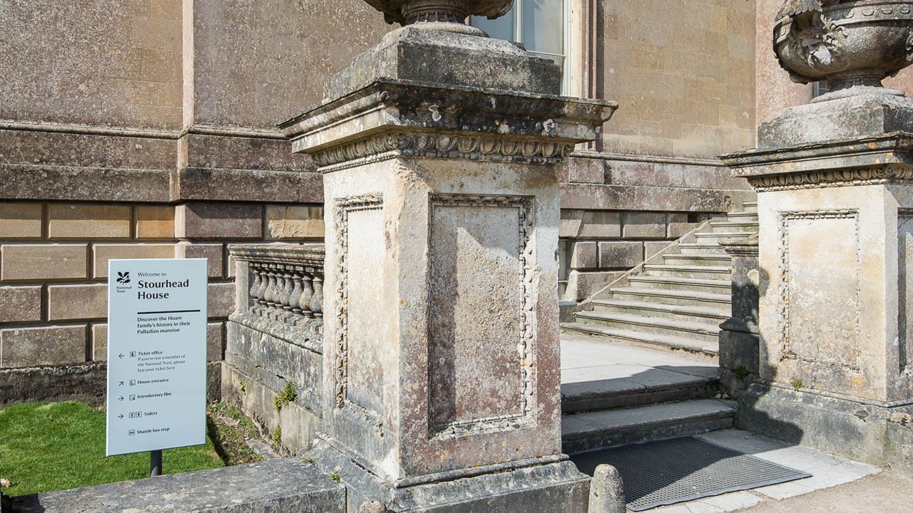 National Trust Stourhead directions signage
