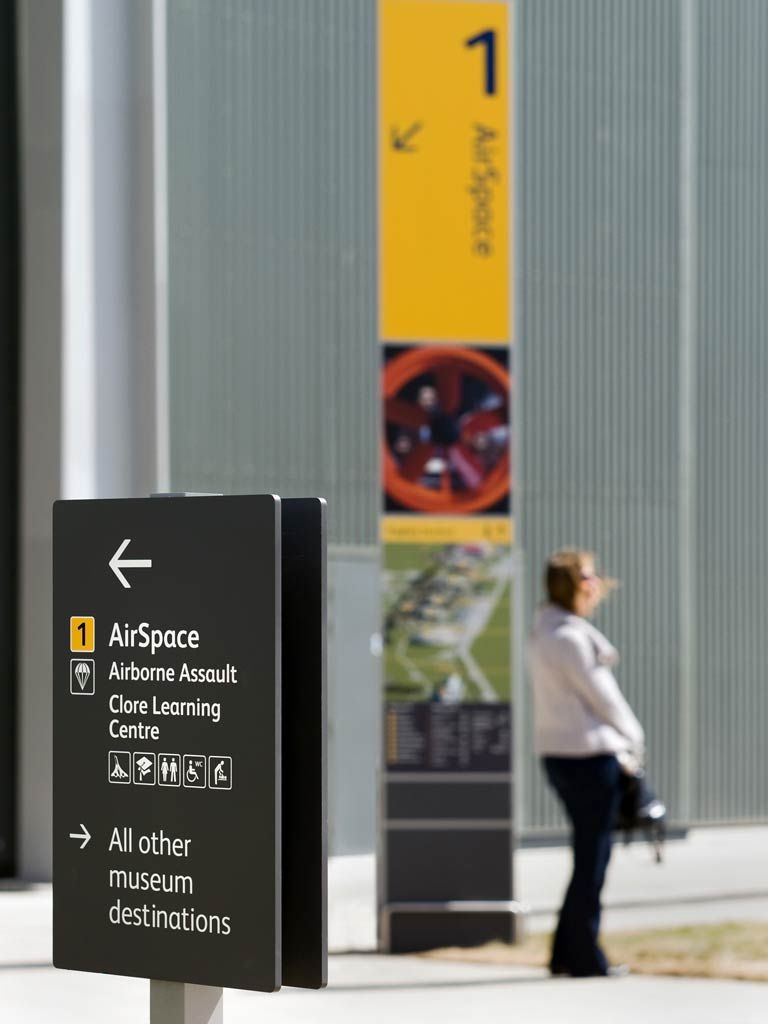 Imperial War Museum, Duxford: wayfinding solutions consisting of signposts and map / direction pillar