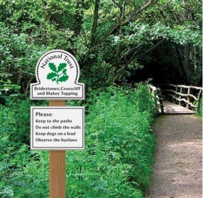 National Trust – Omega signs design revision